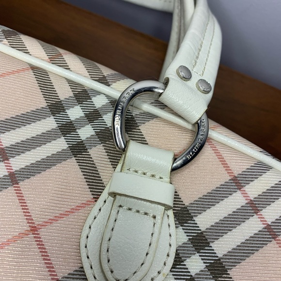 Authentic Burberry Pink Shoulder Bag - Picture 7 of 10